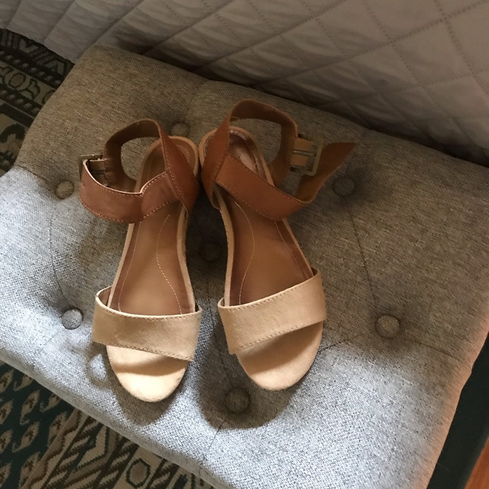 Comfort Plus tan sandals!